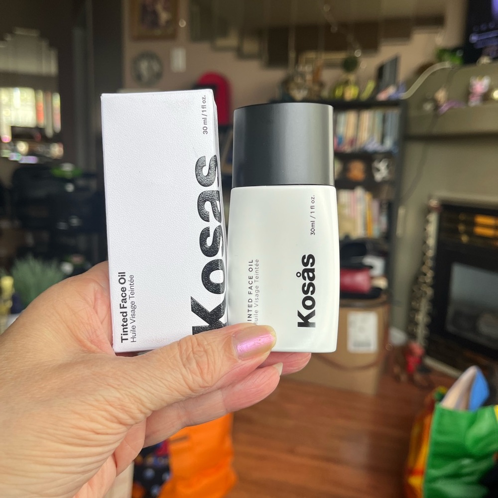 Kosas tinted face oil in Shad 8.7 tone - dark with cool undertones.  New In Box!